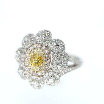 イエローダイヤモンド リング 0.294ct SI2-FVOY 脇石1.80ct