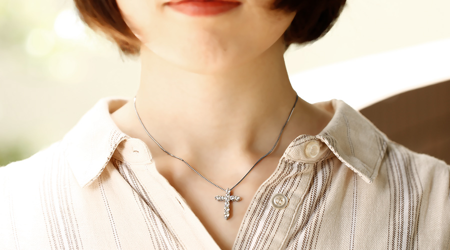 ダイヤモンド クロスネックレス 1.5ct(Total) VVS～VSクラス J
