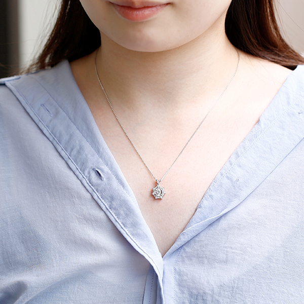 ダイヤモンド ネックレス 0.412ct D I1 オーバルブリリアントカット 脇 