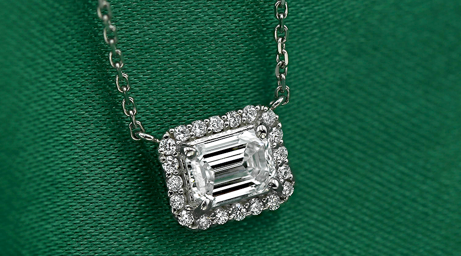 ダイヤモンド ネックレス 0.5ct D IF エメラルドカット プラチナ 中央