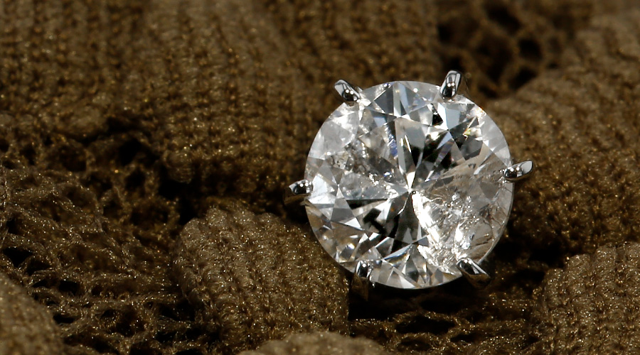 ダイヤモンド ピアス 片耳用 1.01ct Fカラークラス I1クラス