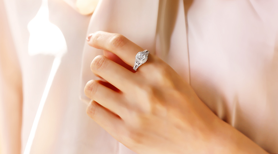 ダイヤモンド リング 1ct D IF クッション モディファイド