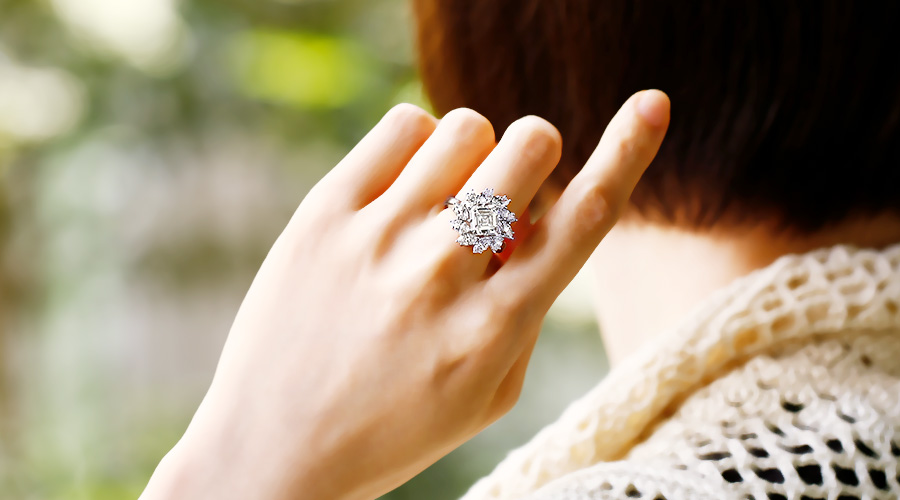 ダイヤモンド リング 3.2ct F IF スクエアエメラルドカット プラチナ