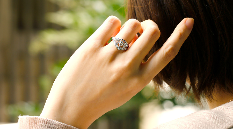 カメレオンダイヤモンド リング 0.091ct SI2 FANCY DARK GRAY