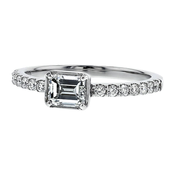 ダイヤモンド リング 0.5ct E VVS2 エメラルドカット プラチナ 中央