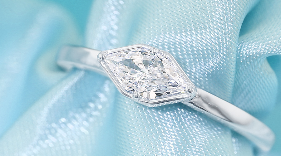ダイヤモンド リング 0.3ct E SI1 ヘキサゴナルブリリアントカット 