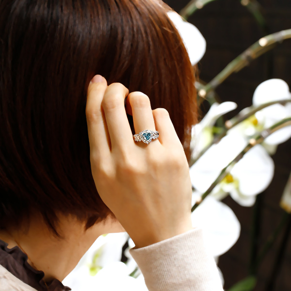 ダイヤモンド リング 0.834ct FANCY DEEP GREEN BLUE SI1