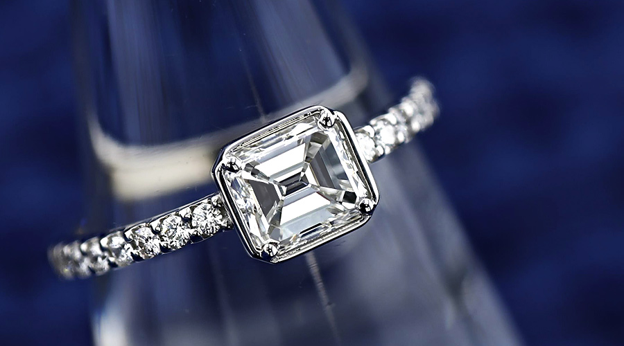 ダイヤモンド リング 0.9ct F SI1 エメラルドカット プラチナ