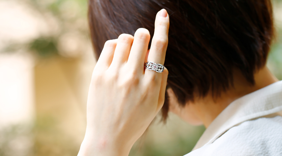 ピンクダイヤモンド リング 0.071ct FANCY INTENSE PURPLISH PINK VS2