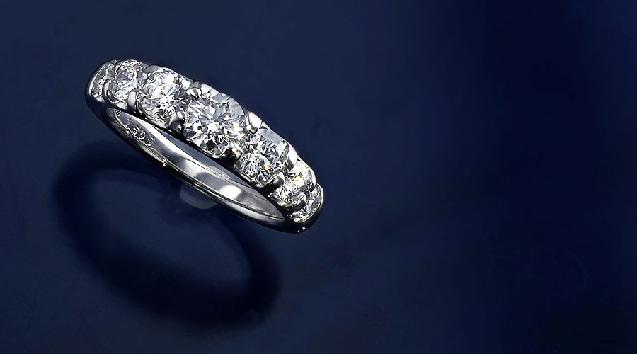 ダイヤモンド ハーフエタニティ リング 1.5ct(Total)/7石 D VVS1 3EX