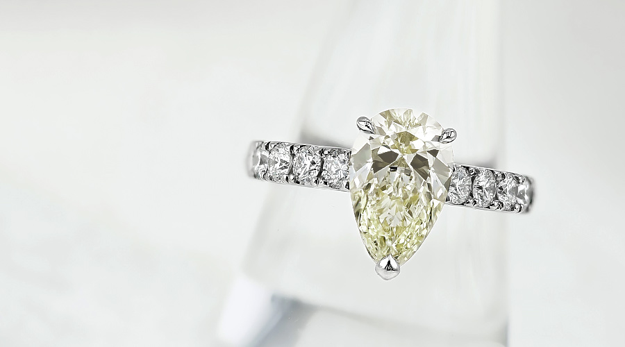 ダイヤモンド リング 2ct N SI1 ペアシェイプ ブリリアント カット