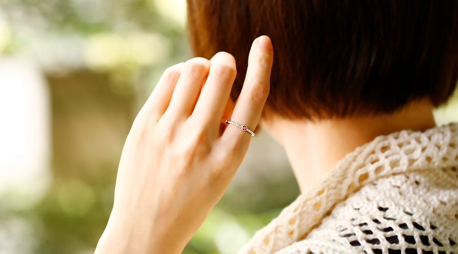 ピンクダイヤモンド リング 0.10～0.19ct FANCY VIVID PINK～FANCY